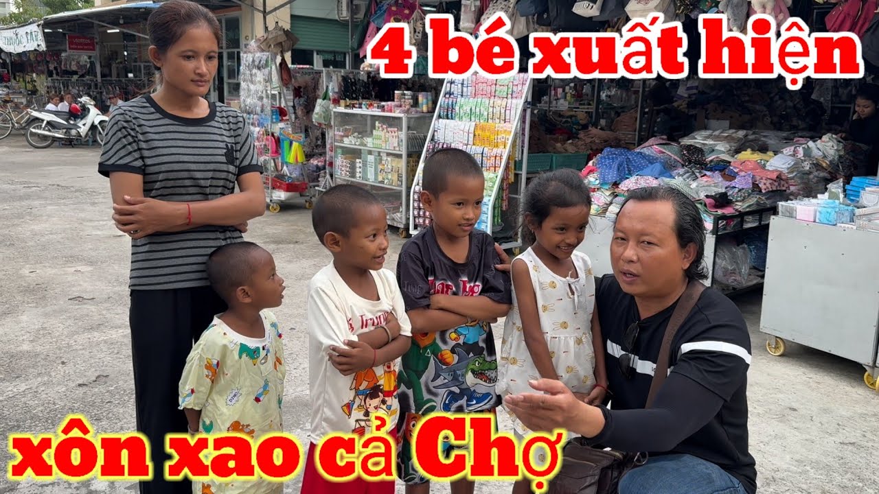 Cả Chợ xôn xao khi 4 cháu bé cha chếtt Mẹ C.âm điếc được đi mua sắm ăn uống  