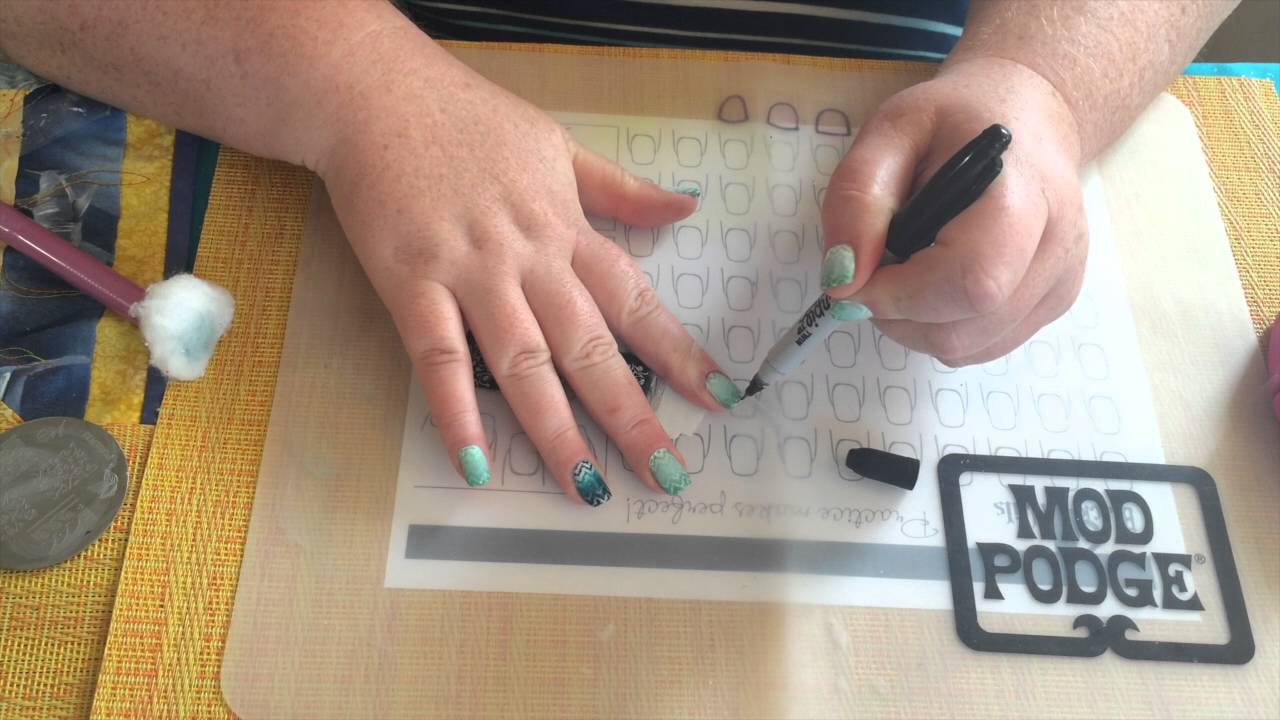 Using a Mod Podge Silicone Mat for Nails