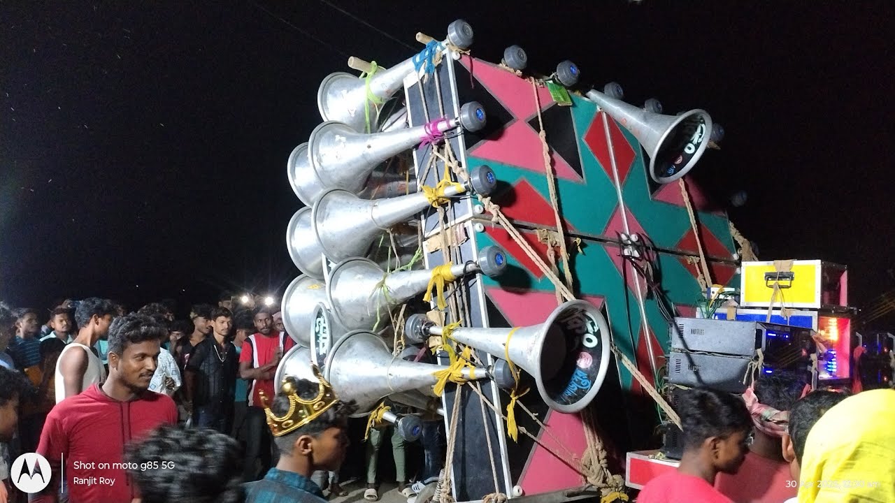 সাউন্ড কিং 😎 মাল বাঁধার পর রাত 12 পর সাউন্ড চেক করছিল/sound king