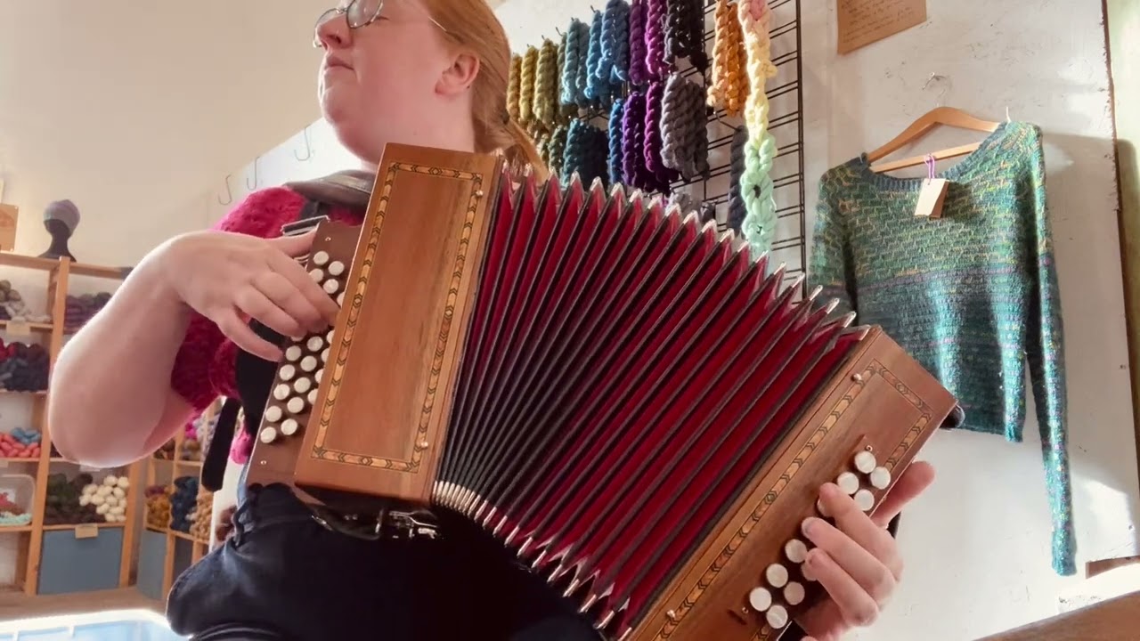 Hanter Dro de Saint Yrieix - Guido Piccard | Becci Pamely-Bast melodeon / diatonic accordion