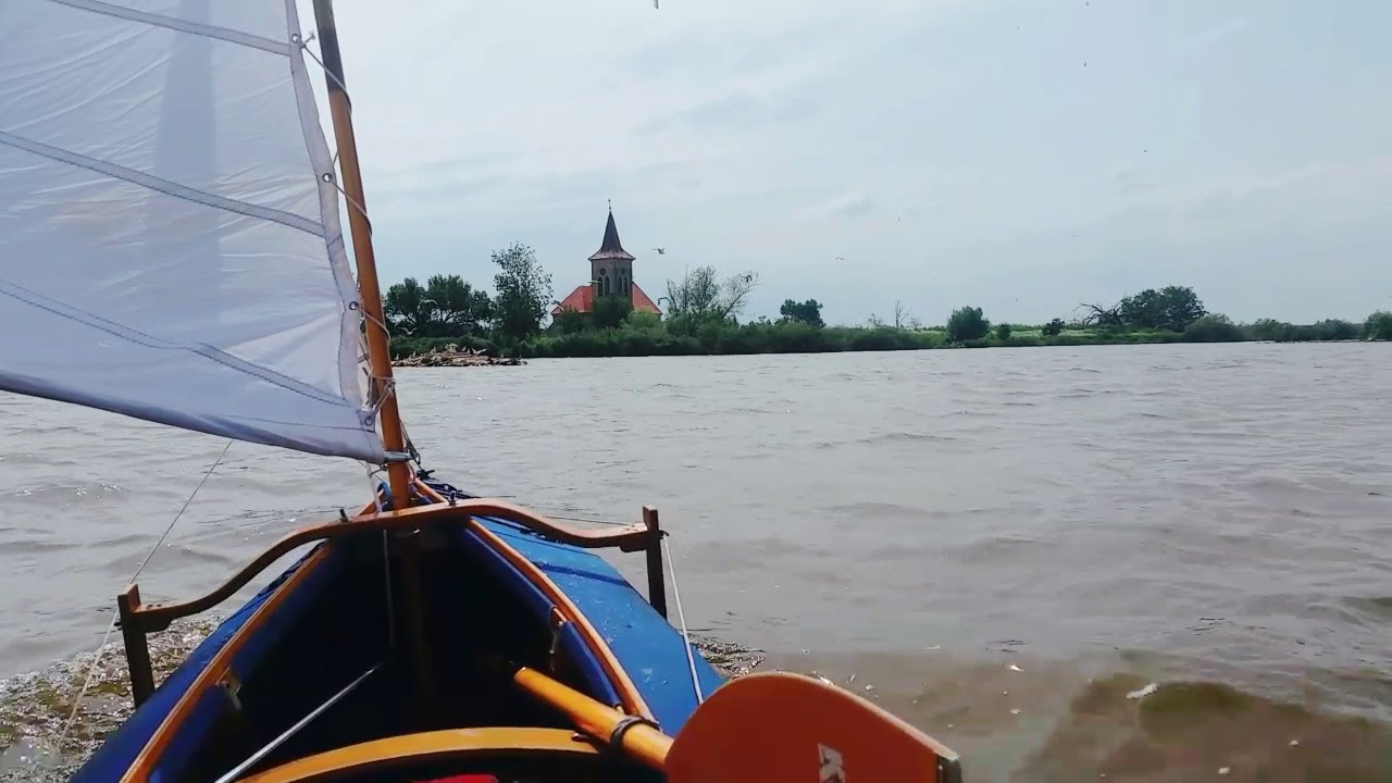 Faltboot segeln bei Windstärke 3-4 Bft und kreuzen am Wind Rz 85
