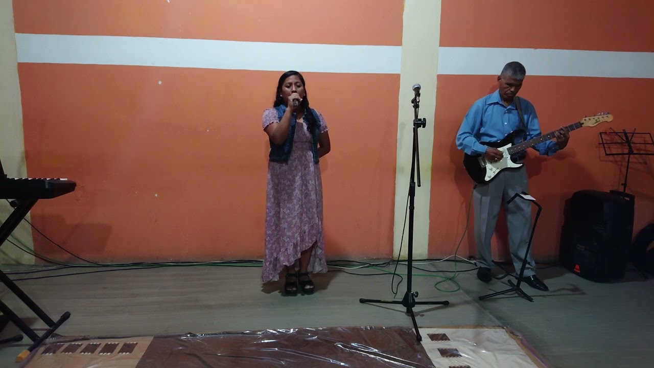 Cantó la hermana Yaneth 