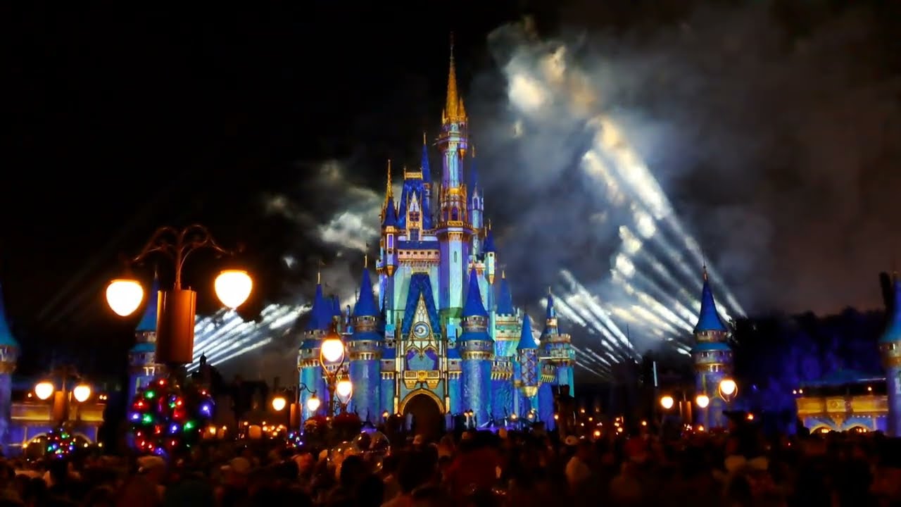 Minnie's Wonderful Christmastime Fireworks 12-30-2025