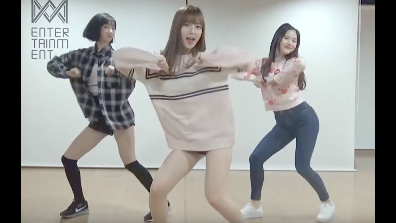 오마이걸 반하나, 바나나 알러지 원숭이(연습실 습격 안무 ver)