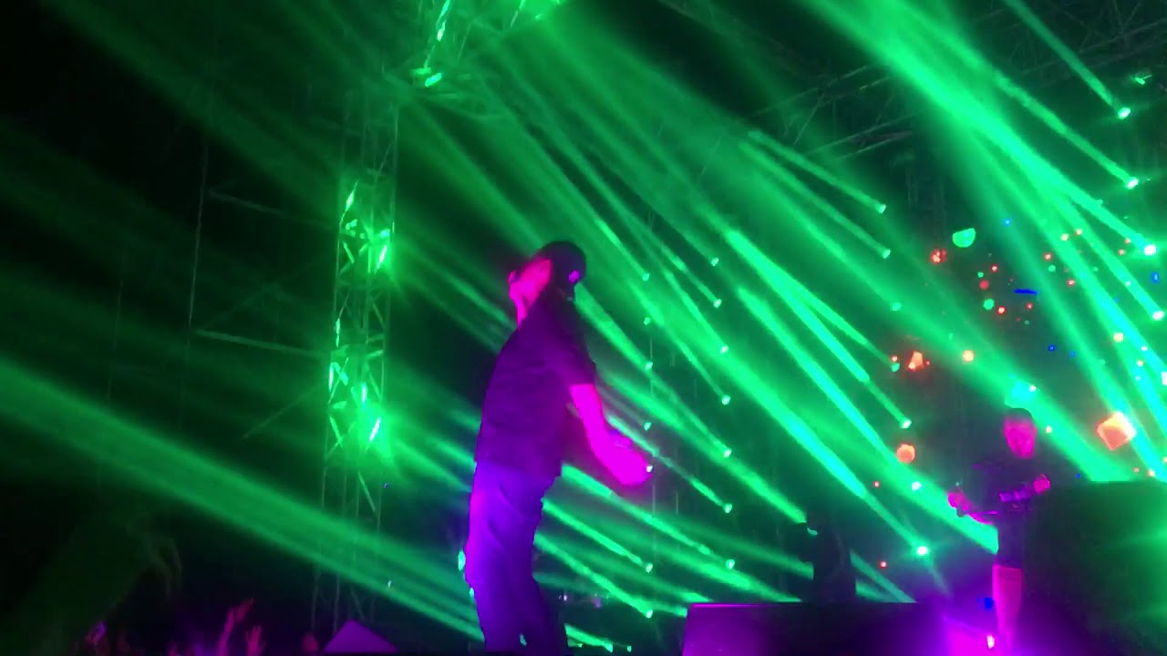 Guzior - Tatuaże z Henny (ft. Reto) LIVE ON STAGE QUESTIWAL 2018 KATOWICE SPODEK