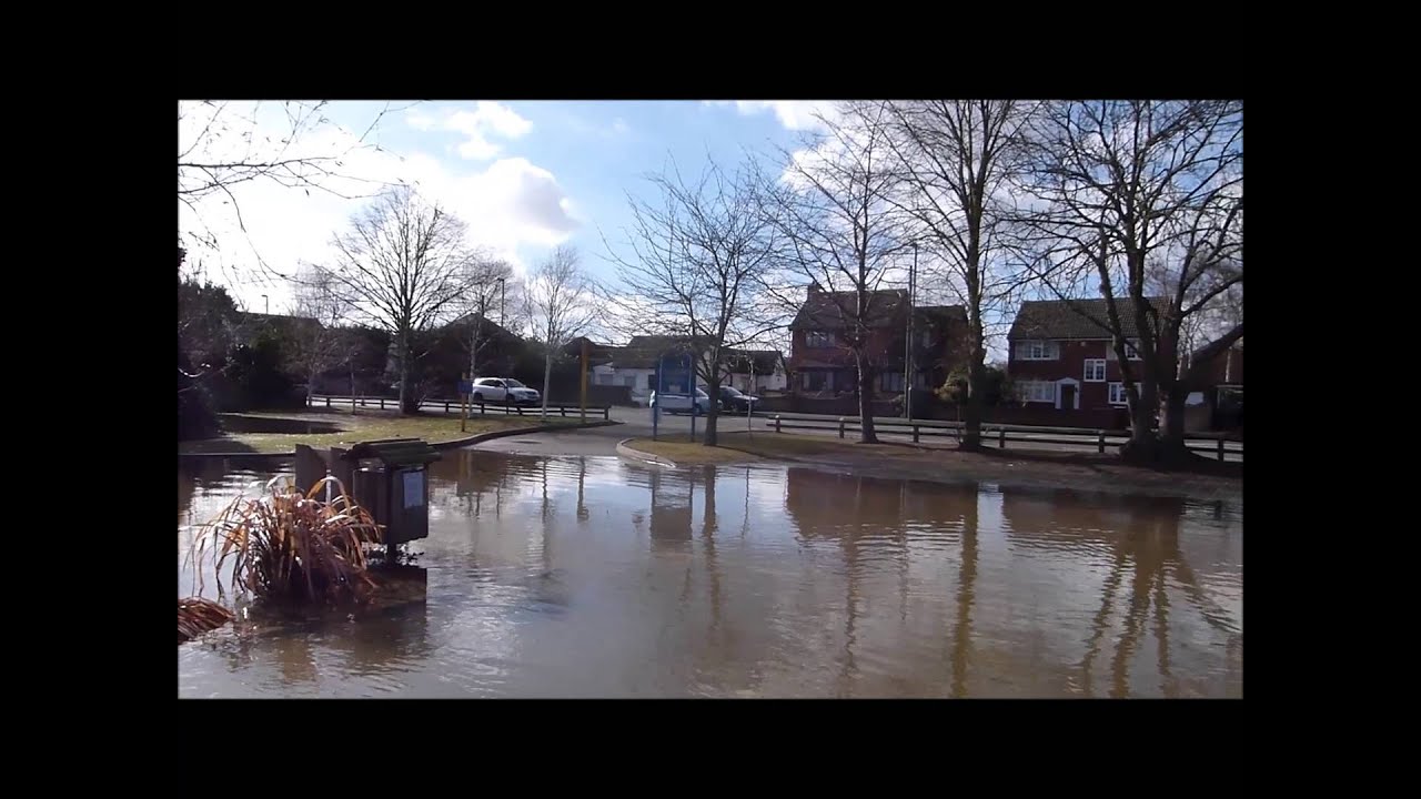 Flooding In Chertsey February 2014 (HD)