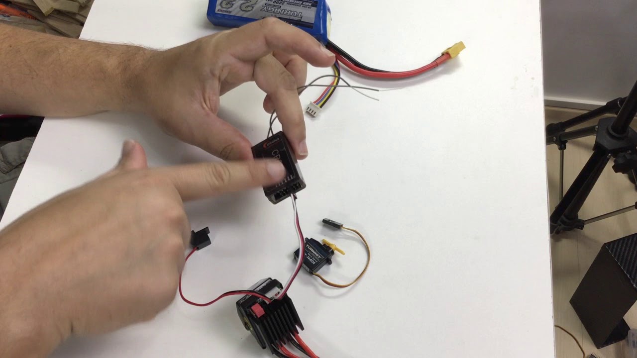 Como fazer as ligações de servo, ESC, BEC, bateria no receptor controle remoto