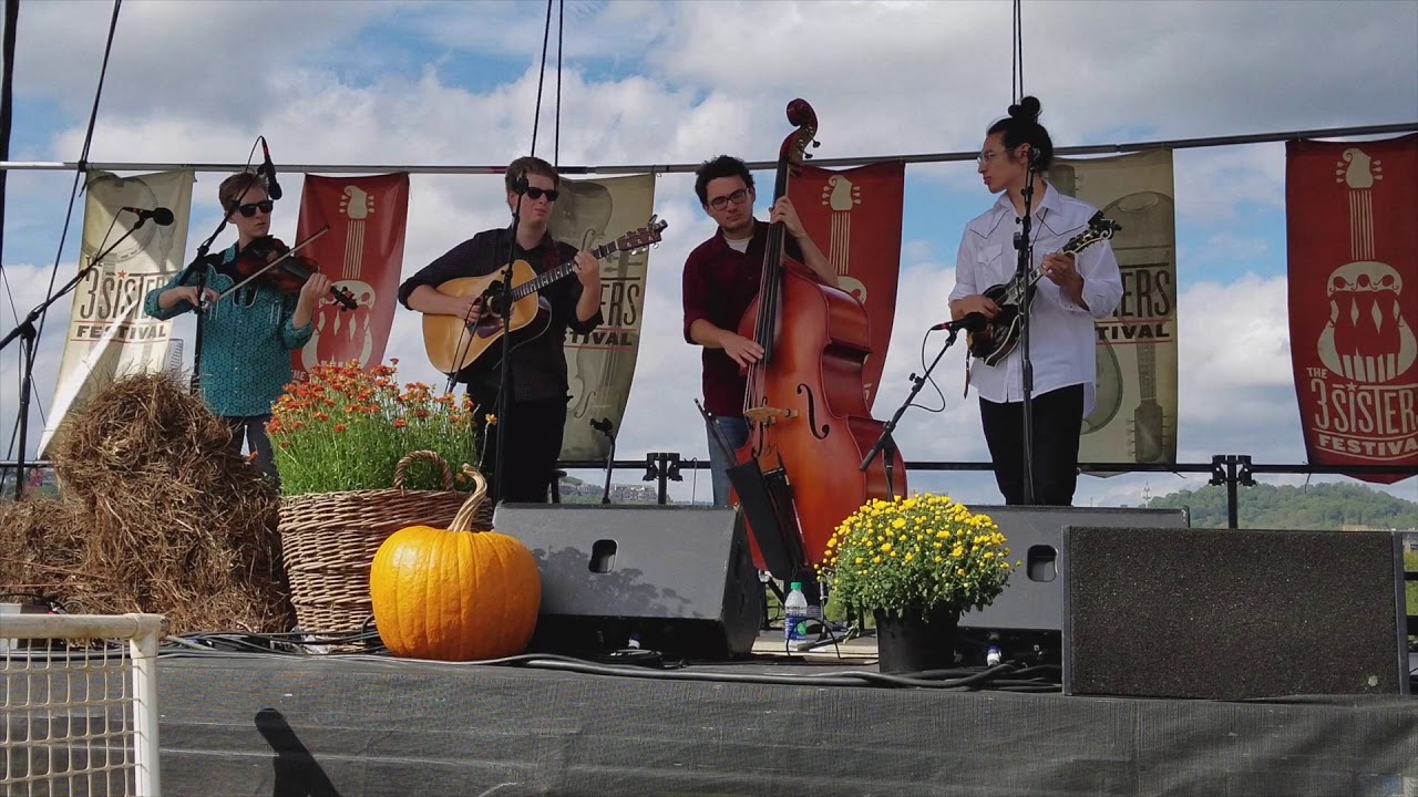 Red Prairie Dawn - Booth Shot Lincoln // Avery Merritt Band