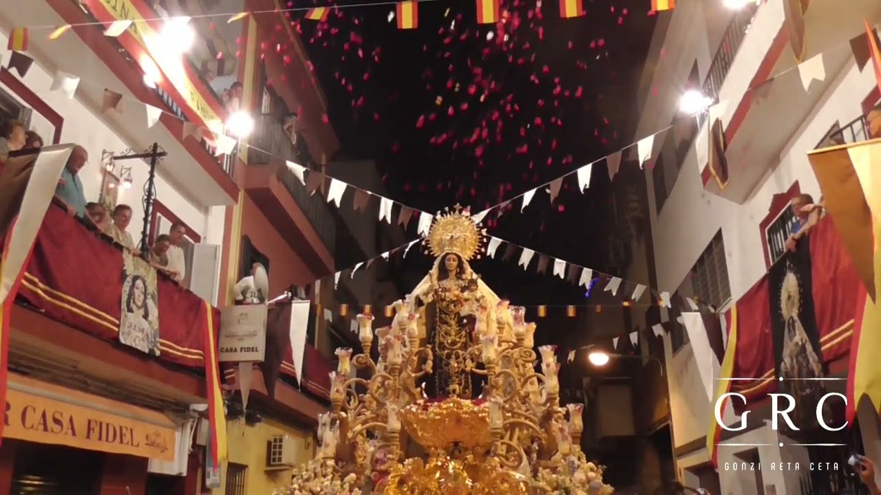 Petalada a la Virgen del Carmen de San Leandro. Sevilla, Glorias 2023.