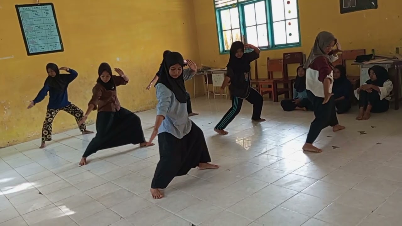 Berkarya,berkreasi,berbudaya itulah moto sanggar seni dan budaya  Salibu Boneh taratak,Tarusan👌👌