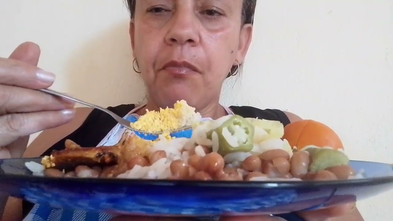 MEU ALMOCINHO COMENDO PEQUI 