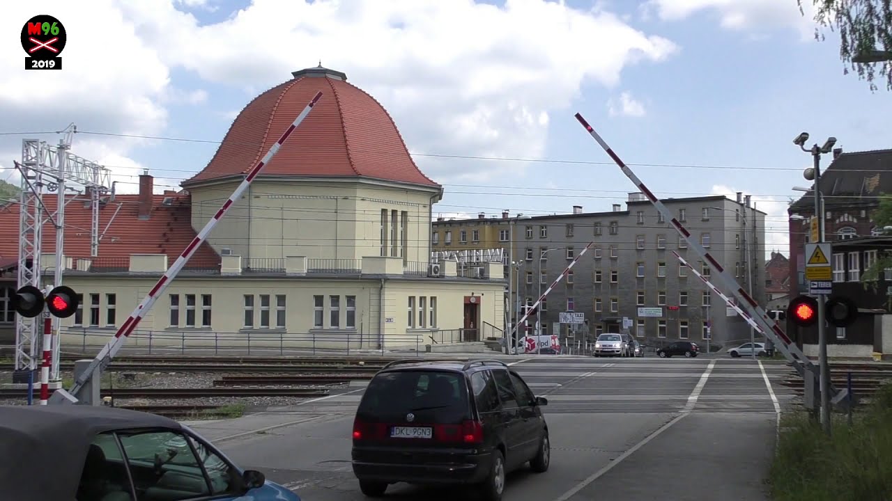 Przejazd kolejowy Wałbrzych Miasto (PL) - 22.6.2019 / Železniční přejezd / Railroad crossing