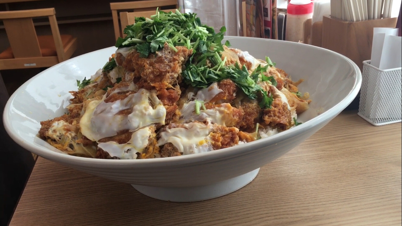 大食いチャレンジ失敗→かつさとでキングカツ丼を食べた。