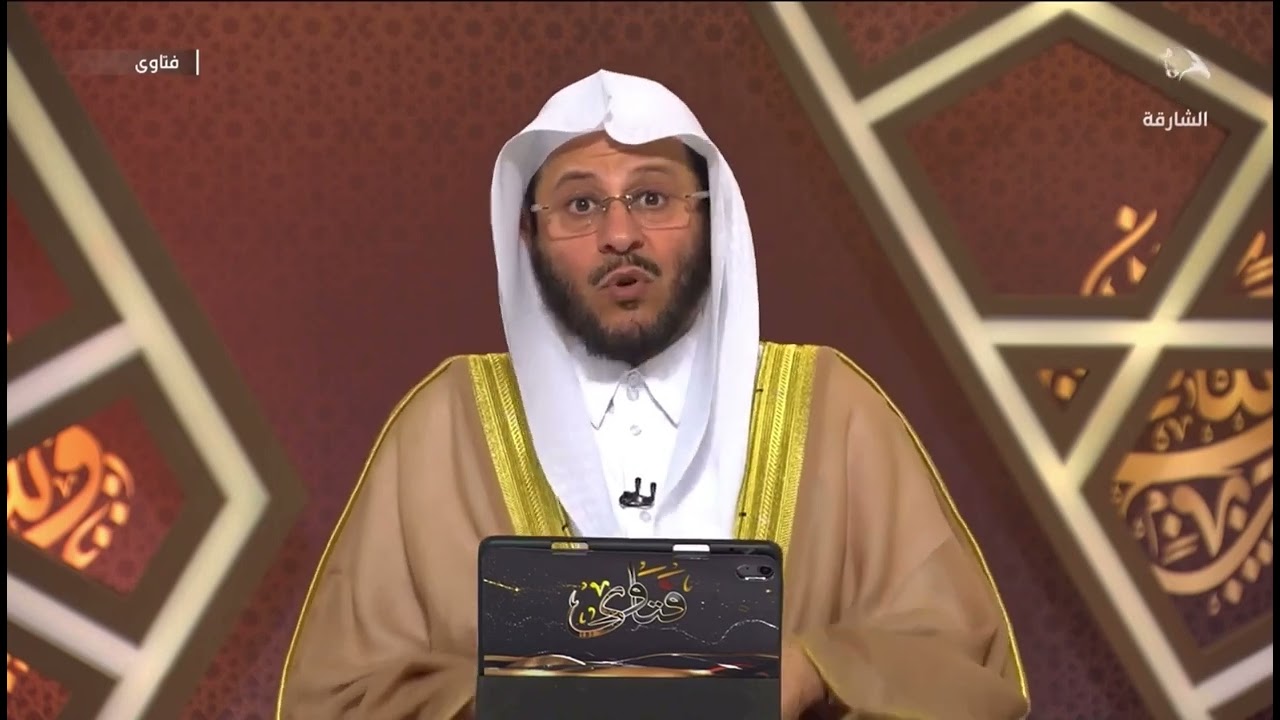 لماذا بعض المشايخ والعلماء لا يلبسون العقال؟ | الشيخ عزيز بن فرحان