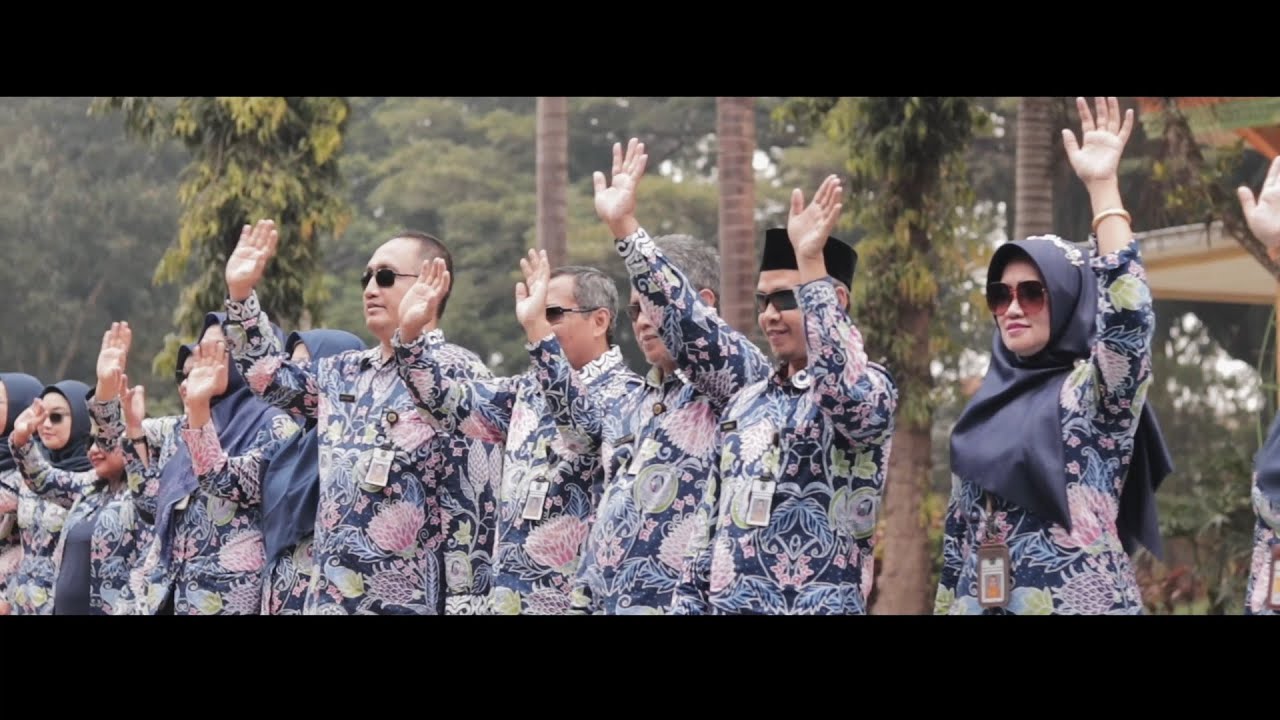 Tangis Bahagia Perpisahan SMP Negeri 10 Malang