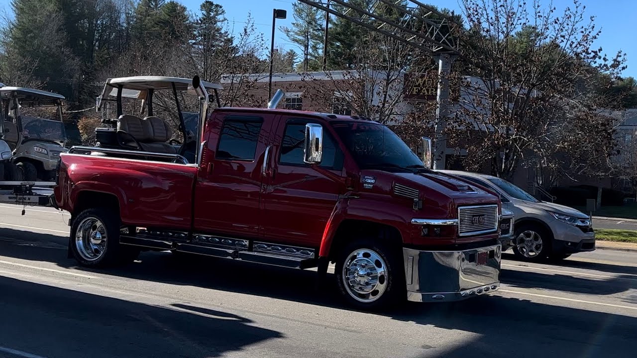 Cooler weather Truckspotting on the mountain top feat a Largecar Topkick & A Semi Casual Build Pete