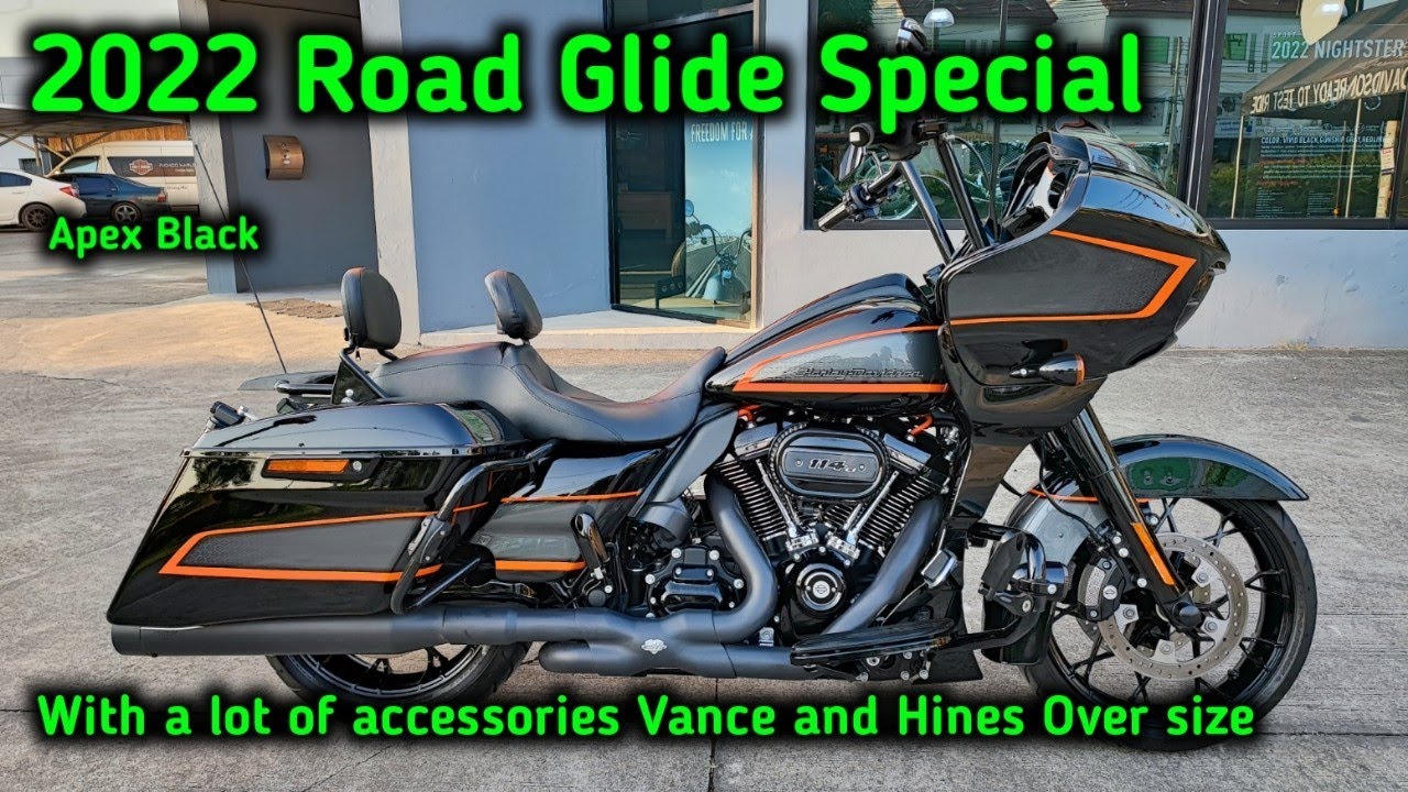 Road Glide Special 2022 with Vance and Hines Over size Walkaround Close up details + Rev