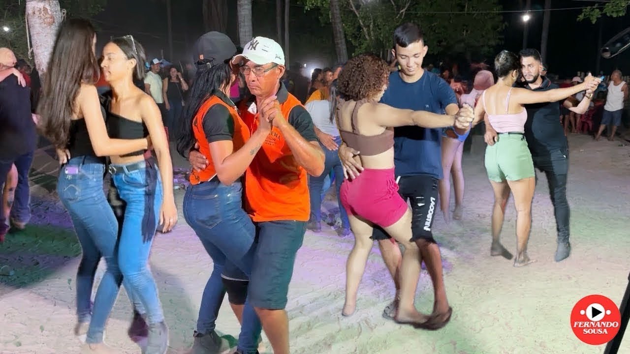 1 hora de muitos forro na fazenda central arco-verde, Esperantina-pi