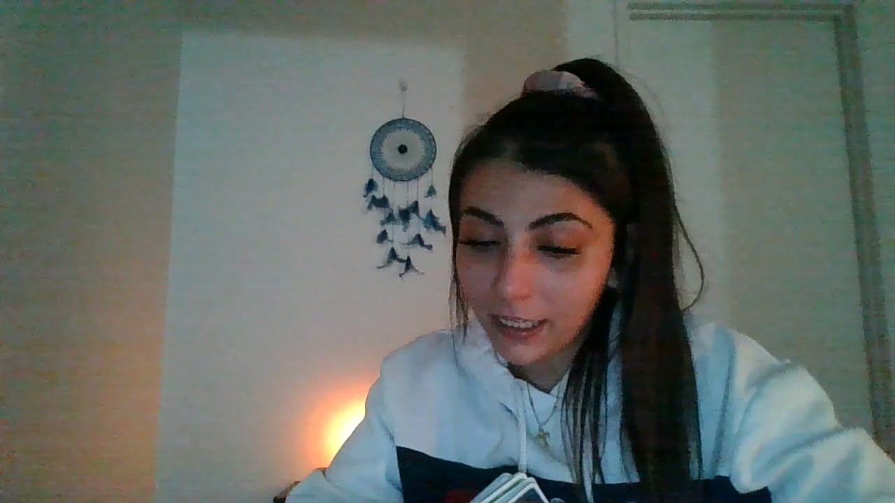 SOMEONE HAS A GIFT THAT IS MEANT TO BE SEEN! STOP HIDING YOURSELF YOUR PRESENCE IS HEALING💕