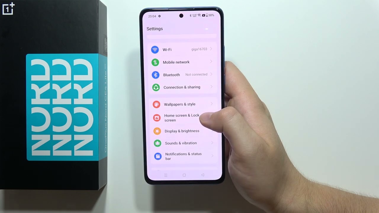 OnePlus Nord CE 4 Lite: изменение стиля часов на экране блокировки