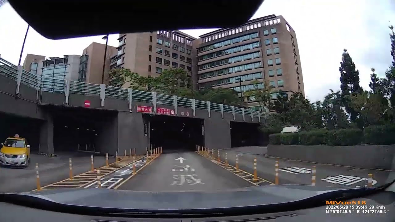 桃園長庚醫院 地下停車場 國1中山高 北上 41B林口交流道 忠義路 頂湖路  【開車在台灣 Driving in Taiwan】