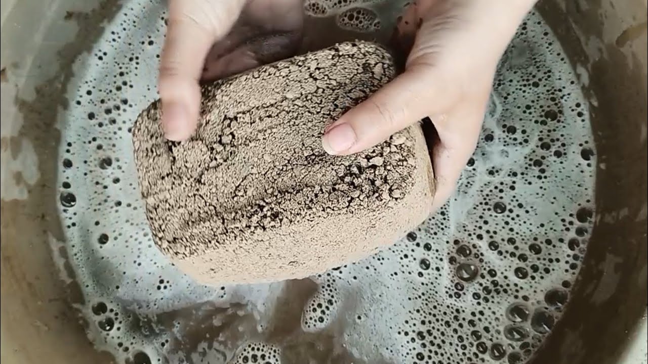 ASMR pure gritty mud  crumbling dipping in water 💦😋#satisfyingasmr