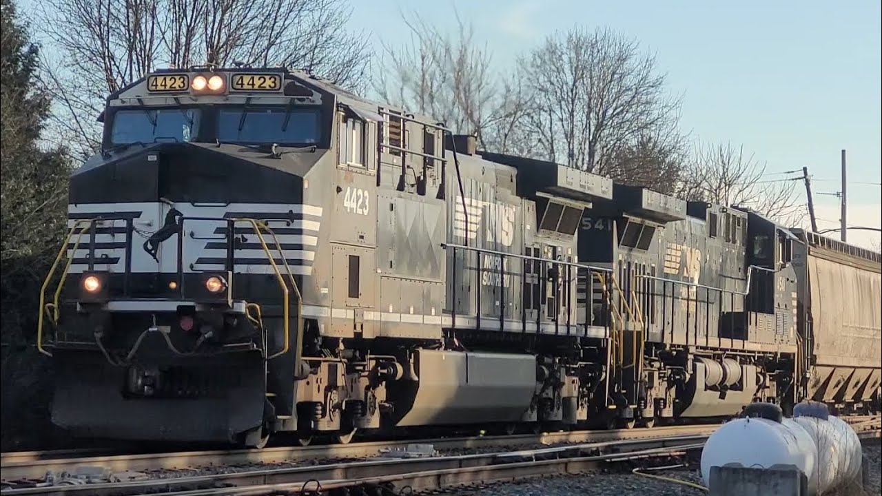NS 4423 Leads Manifest North At Wyoming Ohio.