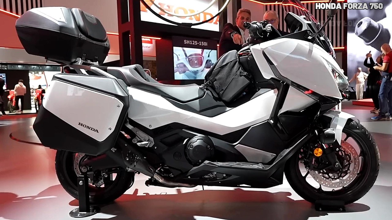 2026年型ホンダ フォルツァ750のウォークアラウンド：新パールホワイトは素晴らしい