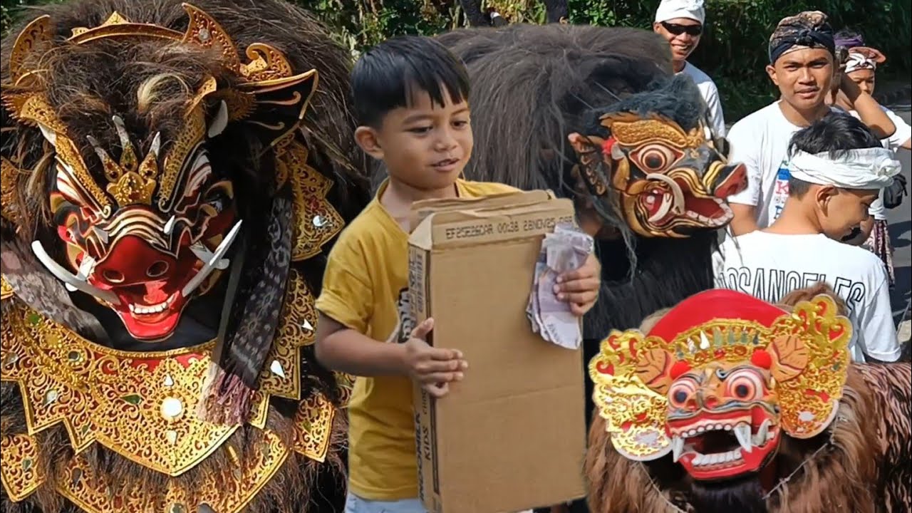 Berburu Barong Ngelawang Dan Bagi Bagi Susu