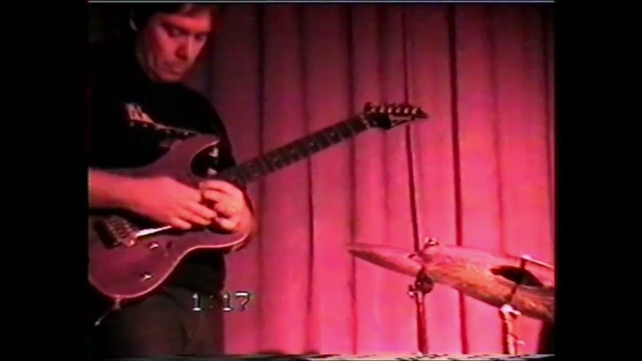 Cover surfing with the alien joe satriani from state of mind group live in Roma Alpheus 1999