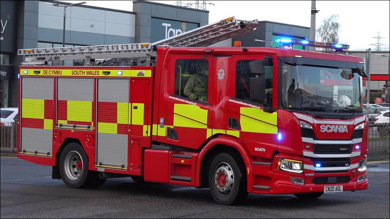 NEW South Wales Fire Engine responding + Police cars and Ambulances