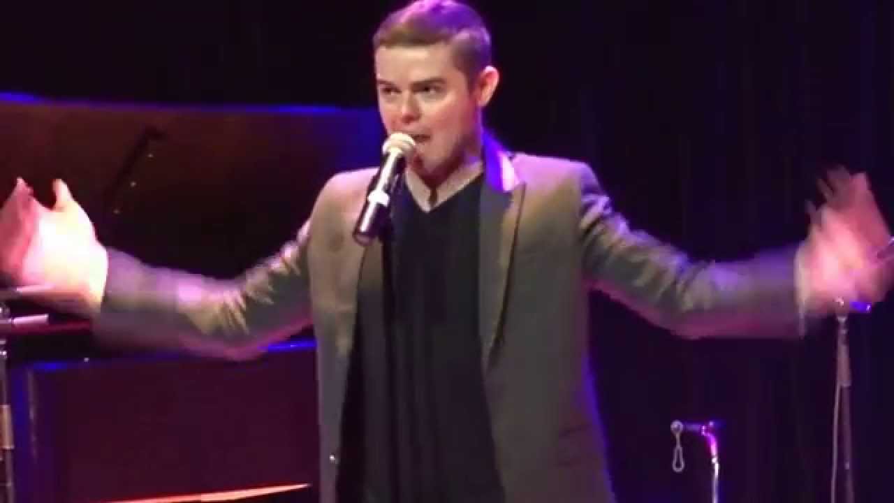 Von Smith performs 