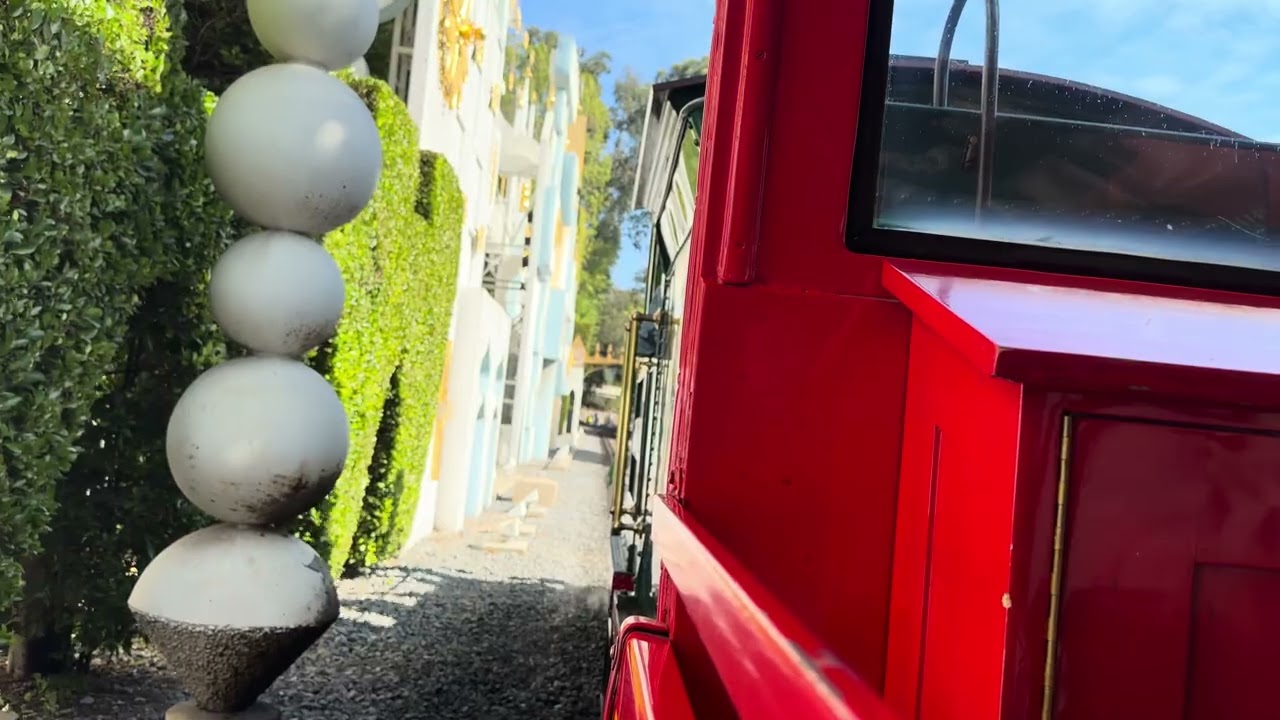 Disneyland - Disneyland Railroad - 4K - Front Car