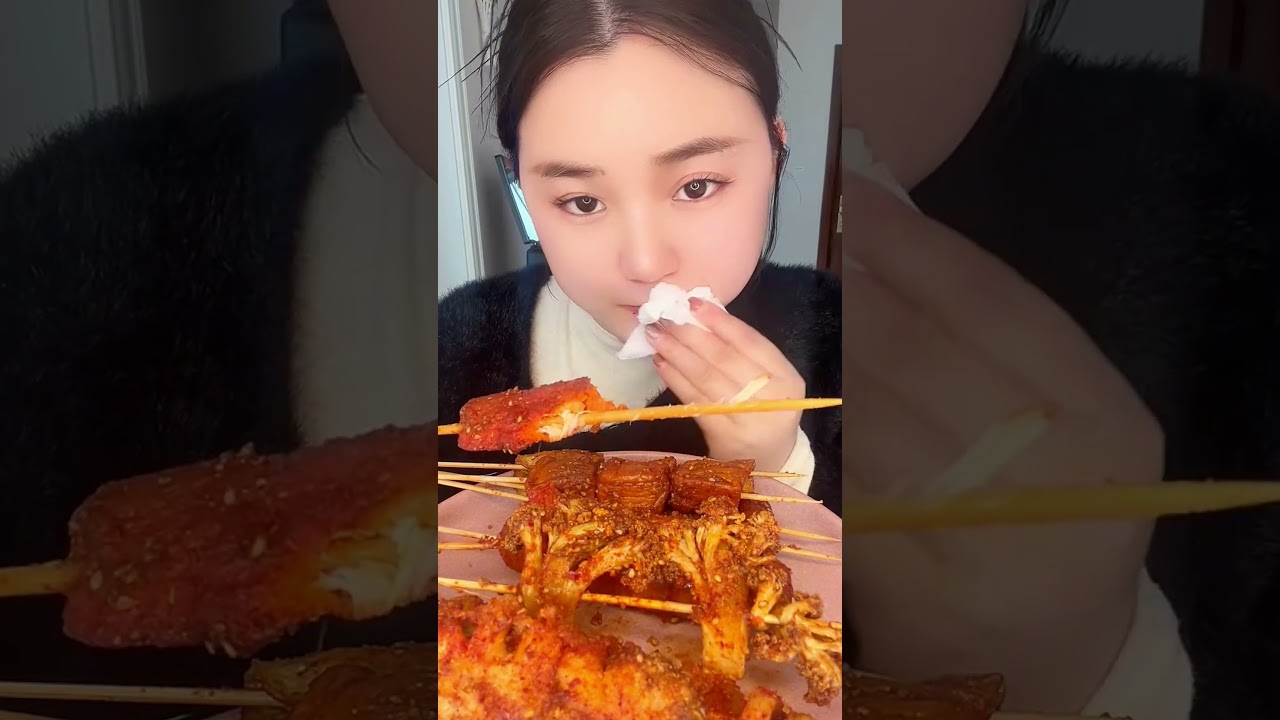 Eating Meat Meatballs Enoki Mushrooms With Chilli Spicy Yummy #asmr #spicyaddict #shortvideo