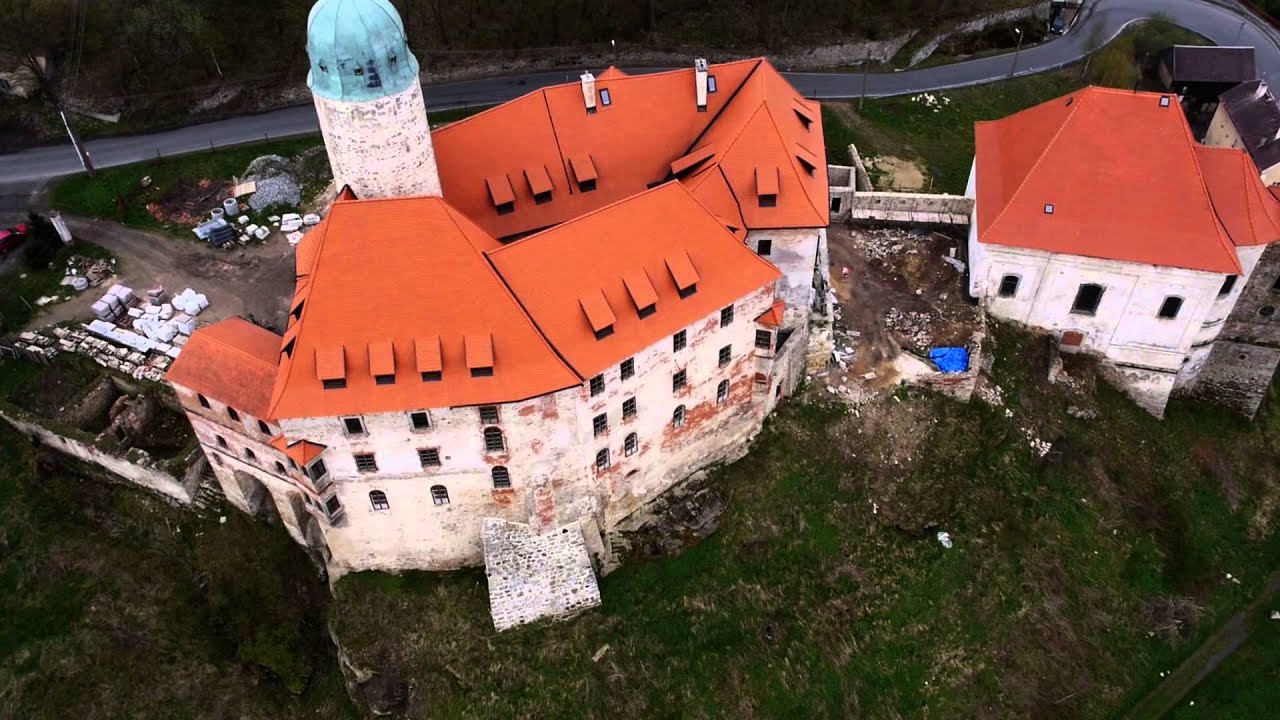 Hrad a zámek Libá