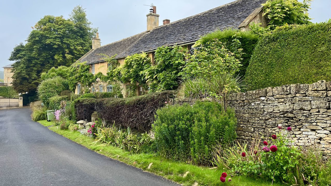 COTSWOLDS Stone Built Village: Bourton on the hill, ENGLAND - Early Morning Walk
