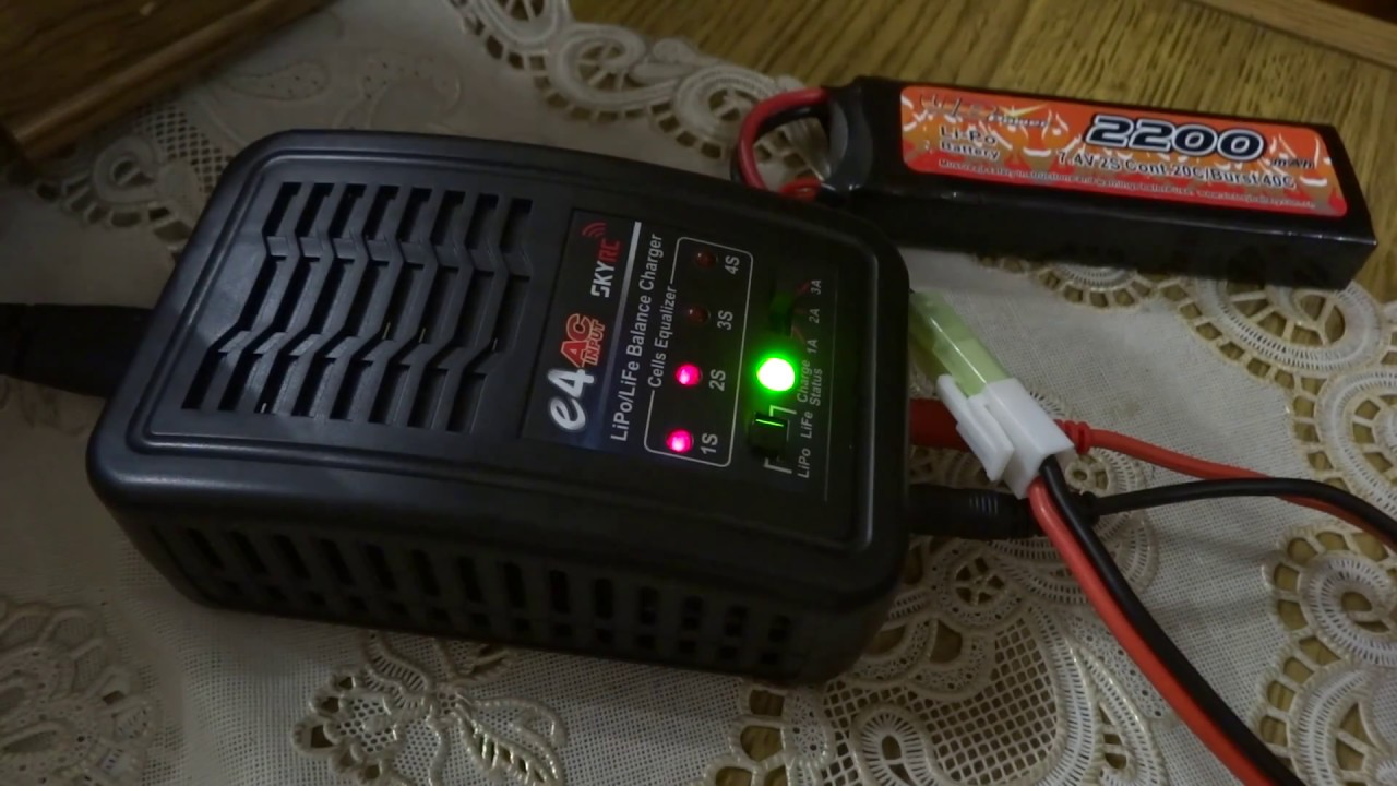Зарядное устройство SkyRC e4