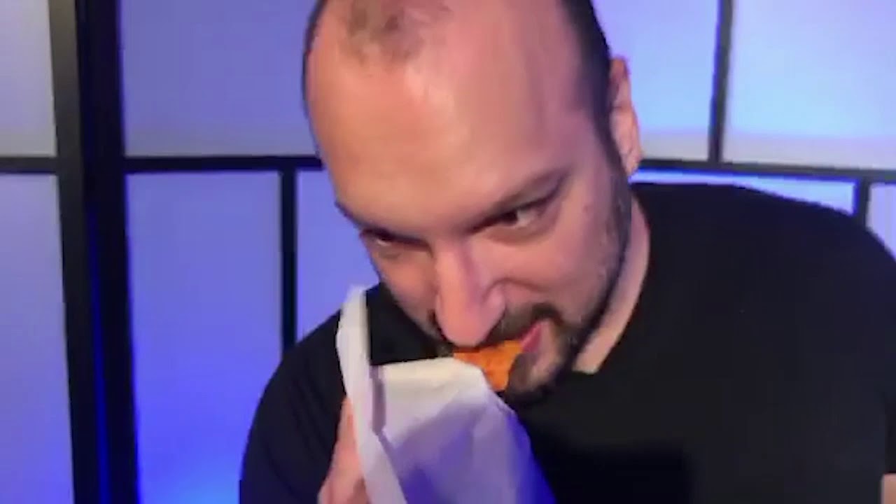 Dan Ryckert -  Time for Vinny to take the #onechipchallenge [Periscope] (10/25/2017)