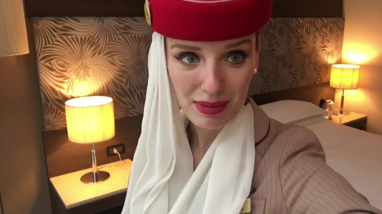 VLOG 38: Hello, Milan! Cold snow & hot pizza!