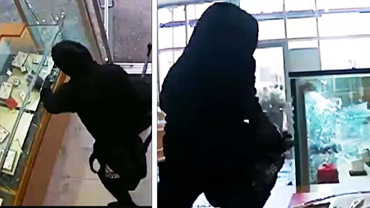 Smash-and-Grab Thieves Steal Nearly $1M Worth of Jewelry