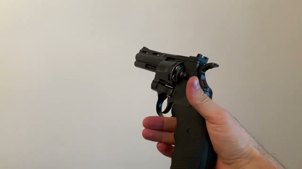 Револьвер KWC colt python