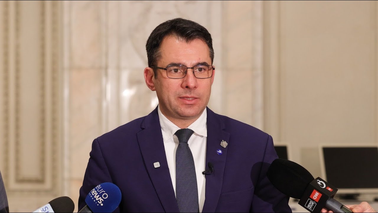 Lege cu dedicație pentru Academia Română. USR cere partidelor să NU o voteze.