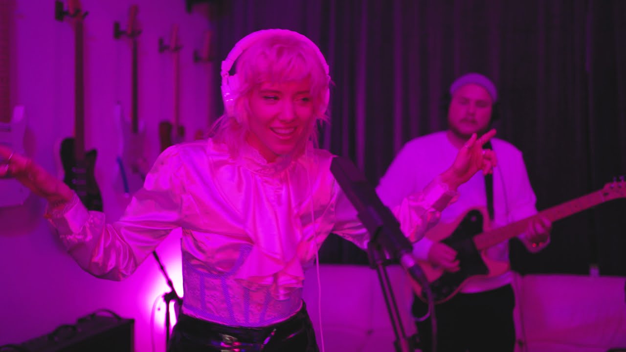 New Constellations - Does It Feel Like This? (Live Studio Performance)