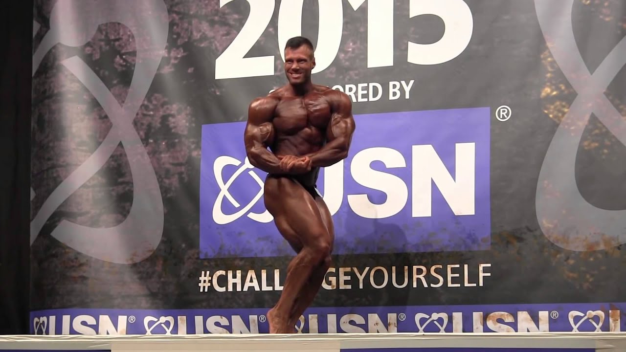 Peter Molnar posing routine at NABBA Universe 2015