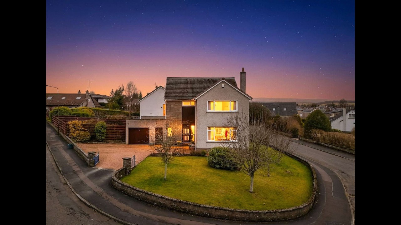 Bright & Spacious 4 Bed Detached Family Home in Dunblane | Gordon Henry