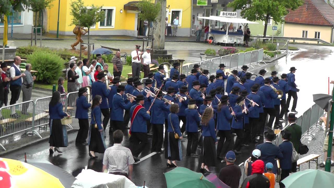 Musikkapelle Hellmonsödt Marschwertung und Showprogramm bei Bezirksmusikfest 2013