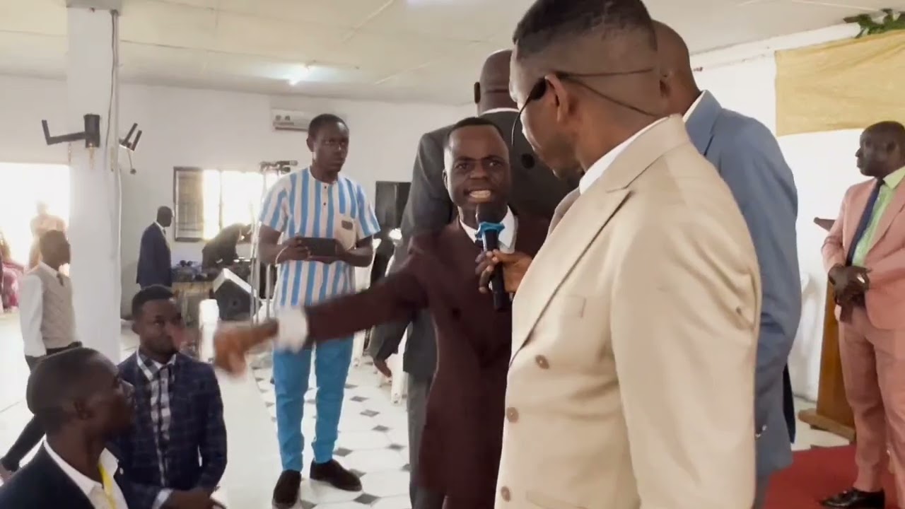 MOMENT DE DISCERNEMENT ET MIRACLE D'UN PARALYTIQUE EN ABIDJAN 