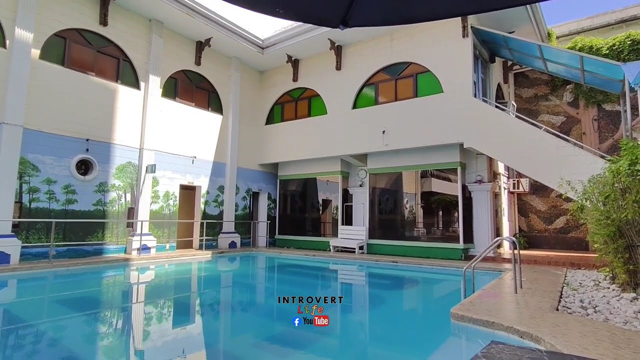 RedDoorz Plus @ Castle Chateau Iloilo Hotel Tour and Twin Room Tour