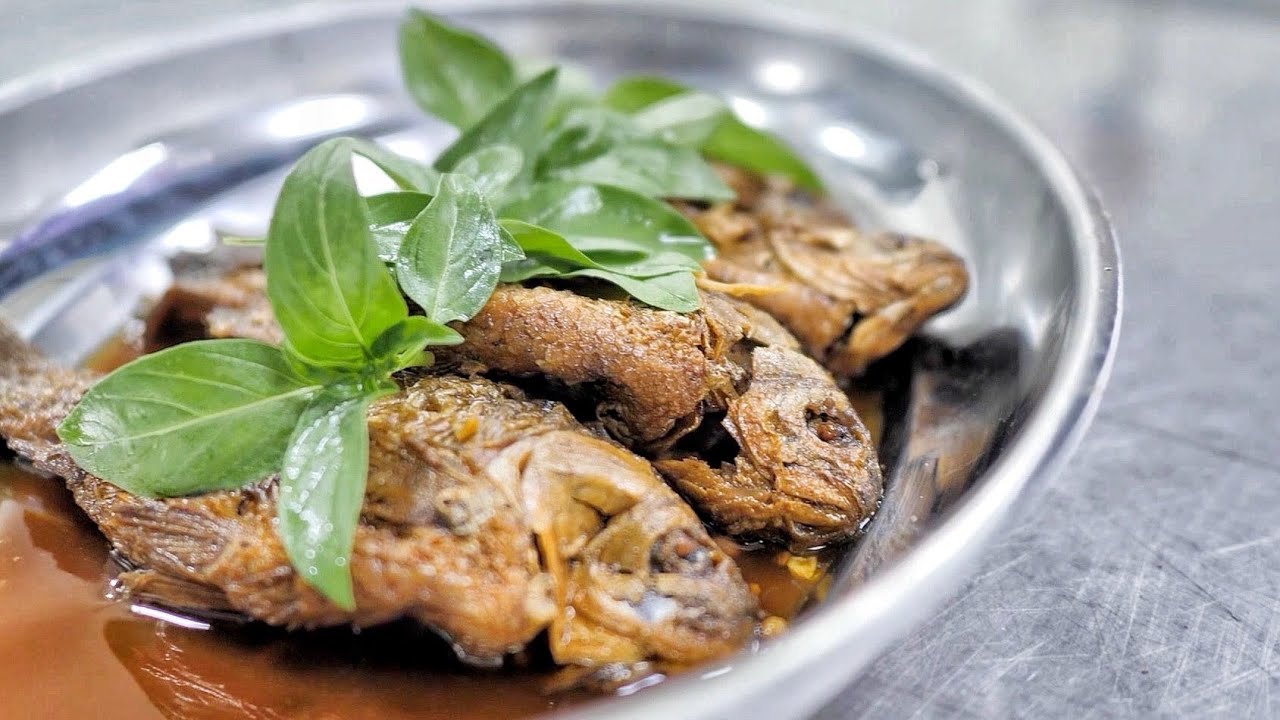 客家無骨多鈣悶鯽魚｜Braised Carassius auratus｜台灣美食｜傳統名菜｜Amazing Taiwanese Food｜涂師傅經典功夫菜