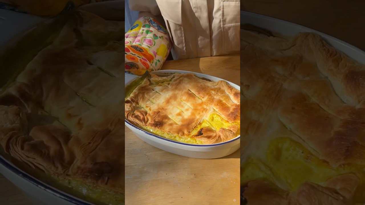 Veggie Pot Pie 🥧 #recipe #potpie #plantbased #healthyrecipe